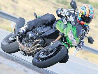 KAWASAKI Z750R (2011-2012) review