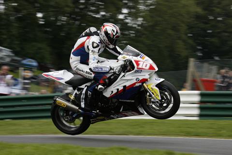 Kirkham closes on Superstock title