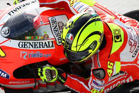 Valentino Rossi struggles with shoulder in Sepang