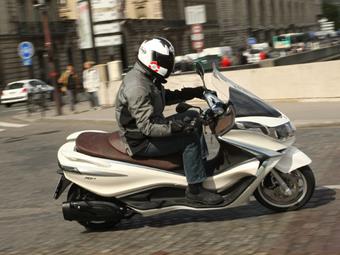 PIAGGIO X10 350 (2012-on) review