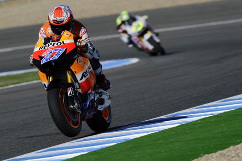 Jerez MotoGP: Stoner takes pole despite late crash