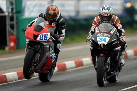 Seeley lays down his marker in NW200 practice 