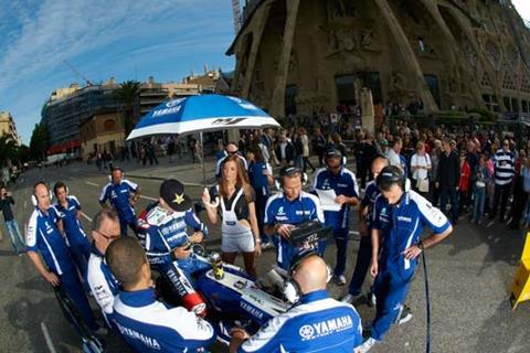 Lorenzo practices start at Barcelona traffic light GP