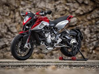 MV-AGUSTA RIVALE 800 (2014-on) review