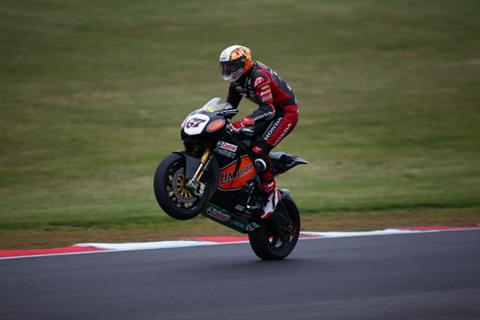 Brands Hatch BSB: Shane Byrne wins race two