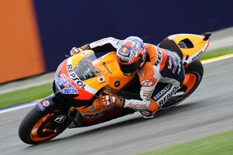 Valencia MotoGP: Stoner snatches victory from Spies