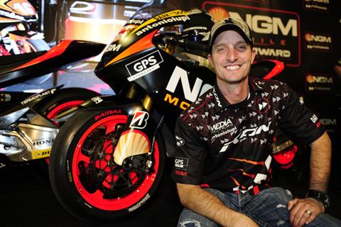 Colin Edwards unveils 2012 Forward Racing livery 