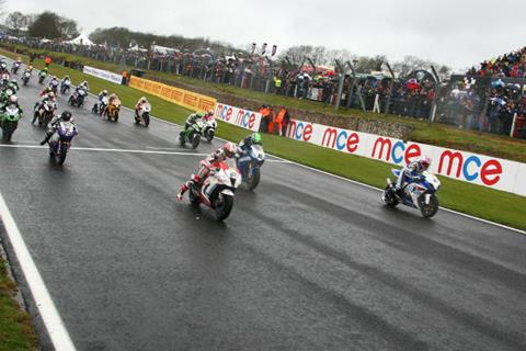 Brands Hatch BSB: Kirkham wins wet first race