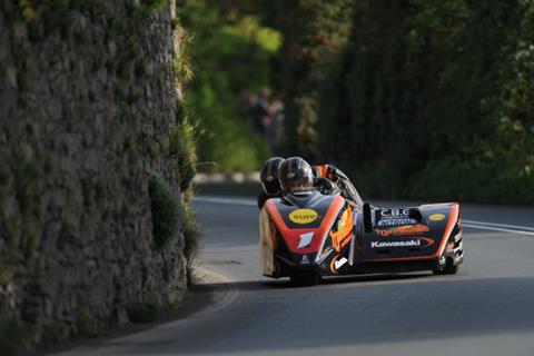 Isle of Man TT: Molyneux Romps Home to Victory