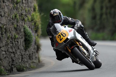 Isle of Man TT: Norton qualifies for Senior