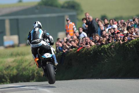 Dunlop makes it five wins at Southern 100