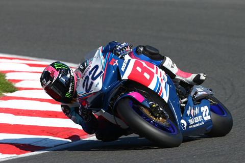 Lowes tops Donington test