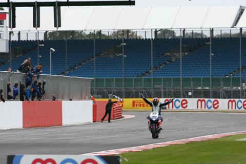 Silverstone BSB: Lowes takes race one win