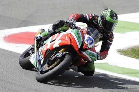 Monza WSS: Lowes piles in to take pole