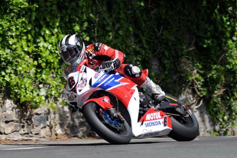 Isle of Man TT: Dunlop sets cracking pace on eve of Superbike race