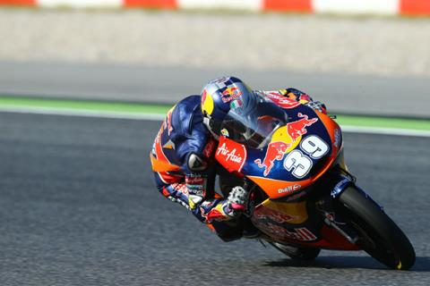 Catalunya Moto3: Late lap gives Salom pole