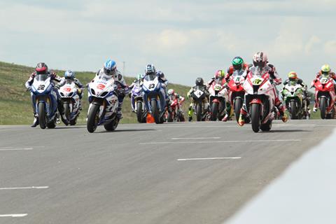 Knockhill BSB: Shakey storms to race 1 win