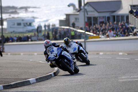 NW200 Supersport: Seeley takes dramatic opening race win