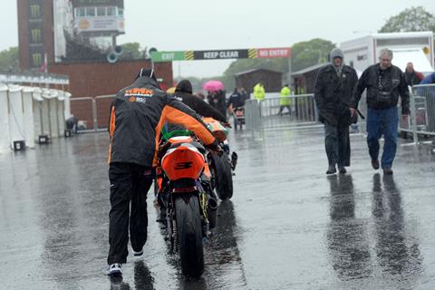 TT 2014: Rain strikes first practice