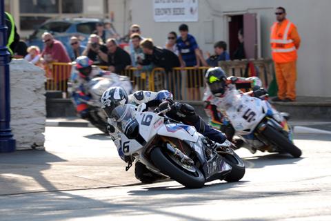 TT 2014: Anstey makes most of sunshine to break 130mph