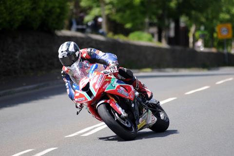 TT 2014: Dunlop takes his second of the week in Superstock