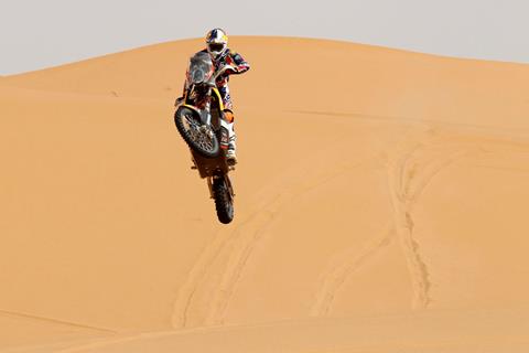 Sam Sunderland takes his Dakar bike motocrossing