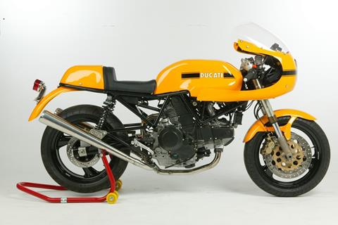 Retro Ducati 900SS