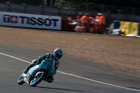 Kent leads way in damp Moto3 opener