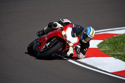 First Test: Ducati Panigale R