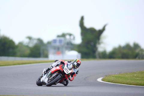 Brookes tops opening day of Snett test