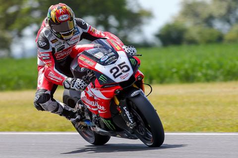 Brookes blitzes lap record at Snetterton