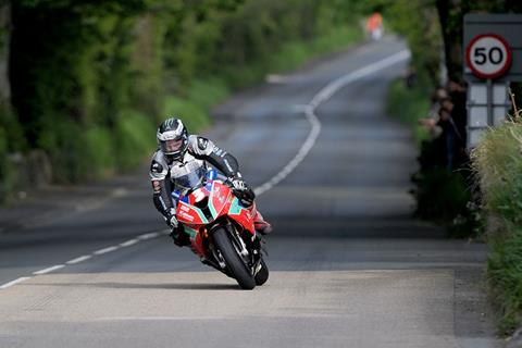 Hutchinson fastest but Dunlop already on front runners’ pace