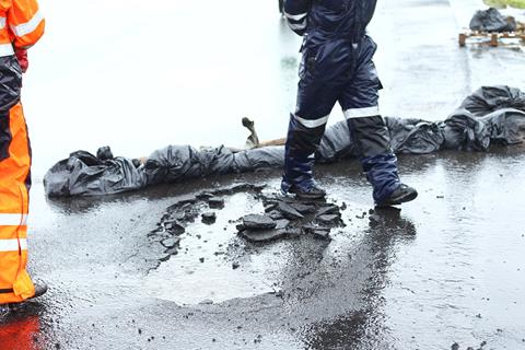 Knockhill delay after overnight track damage