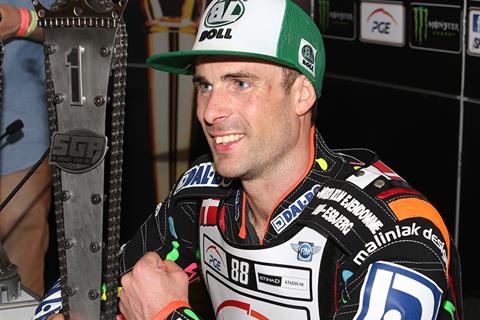 Dane gatecrashes Woffinden's party to win British speedway GP