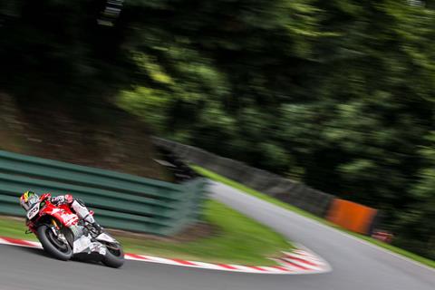 Brookes smashes Cadwell lap record