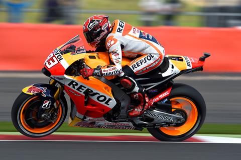 Marquez blitzes lap record for Silverstone pole