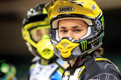 Woffinden wraps up world speedway title