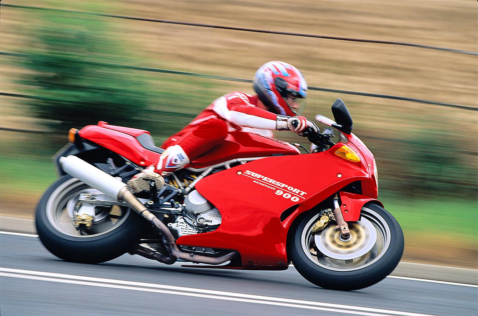 Ducati 900ss store race bike