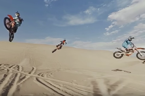 Jumping sand dunes in virtual reality