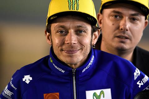 Rossi extends Yamaha contract until 2018