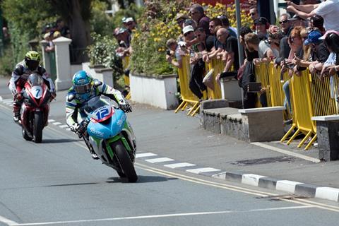 TT 2016: Harrison overcomes oil leak for Supersport podium