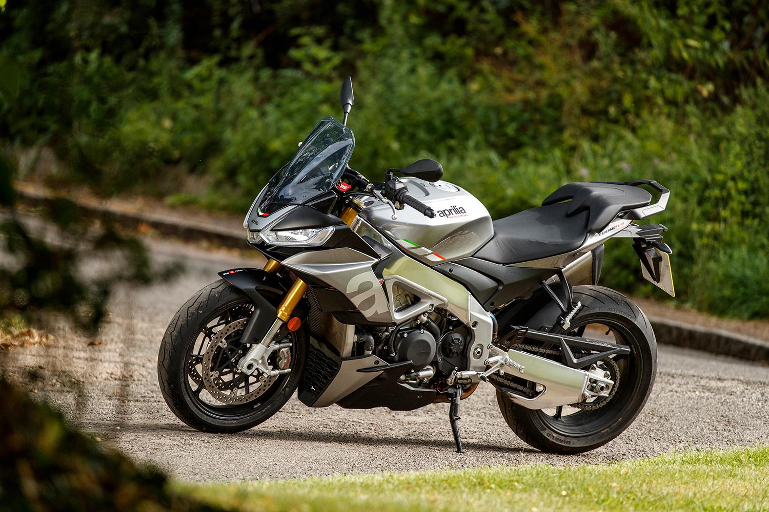 APRILIA TUONO V4 (2021 - on) Review