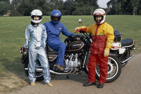 Video: How to ride a motorcycle in the rain