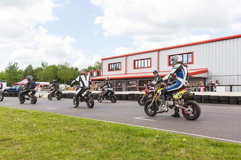 Banging elbows in the British Mini Bike Championship