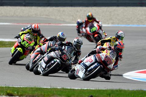 Moto2: Lowes bides his time in title race