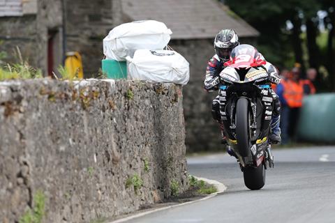 Roads: Dunlop leads opening Southern 100 practice