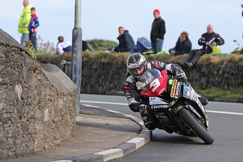 Roads: Dunlop dominates Southern 100 Senior race