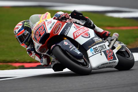 Lowes leads way as rain hinders Moto2 class