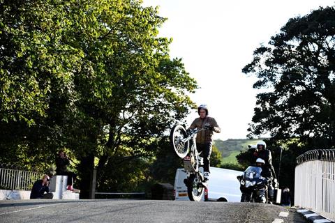 Dougie Lampkin wheelies entire TT course