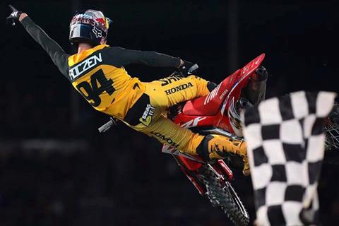 Supercross: Roczen gets the season off to a flying start